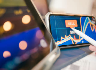 Analyse des options sur Bitcoin, Ethereum et le forex par un trader multi-marchés